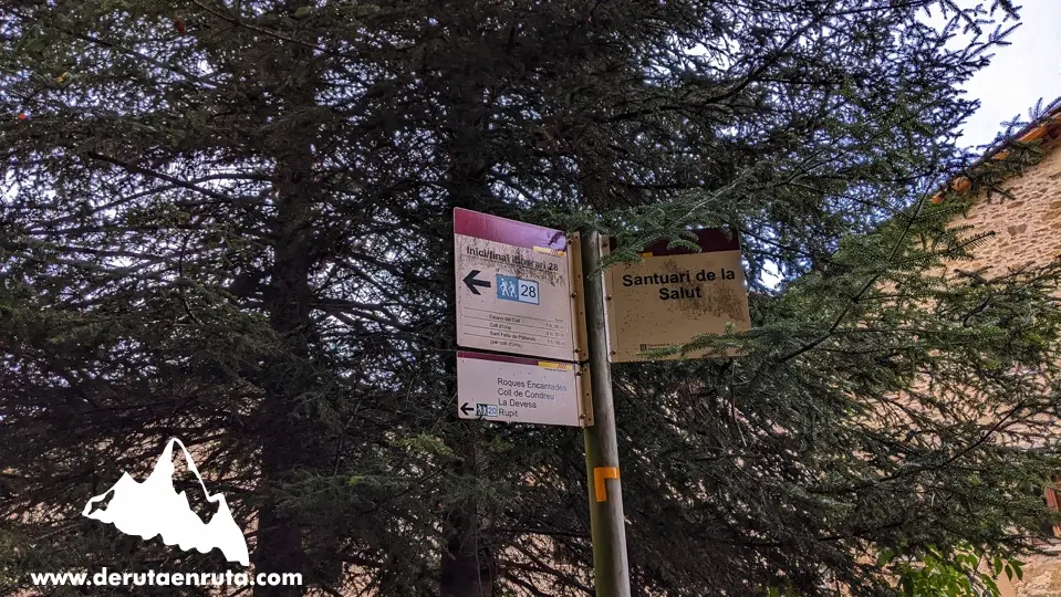 Inici del camí a les roques encantades
